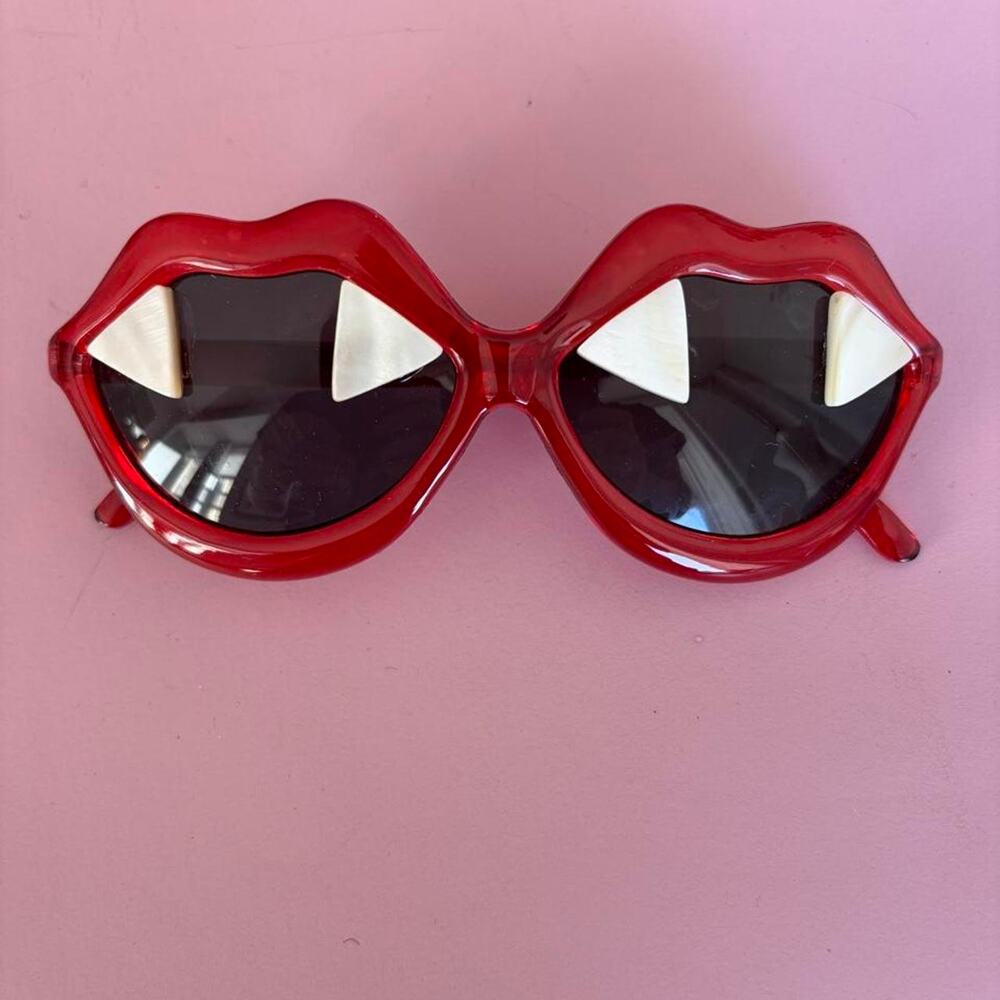 Red Lip Sunglasses With White Fangs